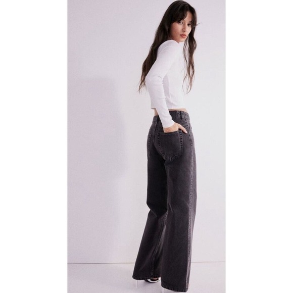 - Divided H&M Black Jeans Size 4 - Picture 2 of 4